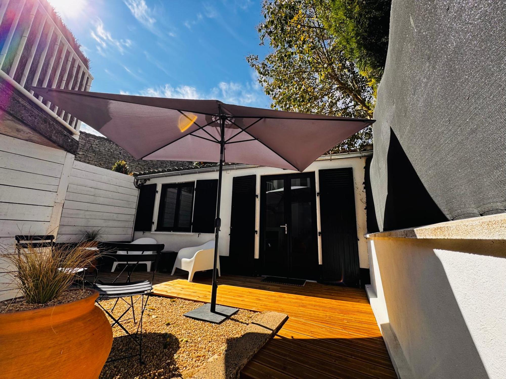 Le Petit Re, Hypercentre, Garage Prive, Terrasse Lägenhet Niort Exteriör bild